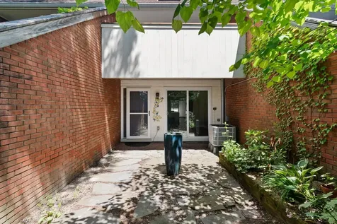 388 College Street Burlington VT 05401