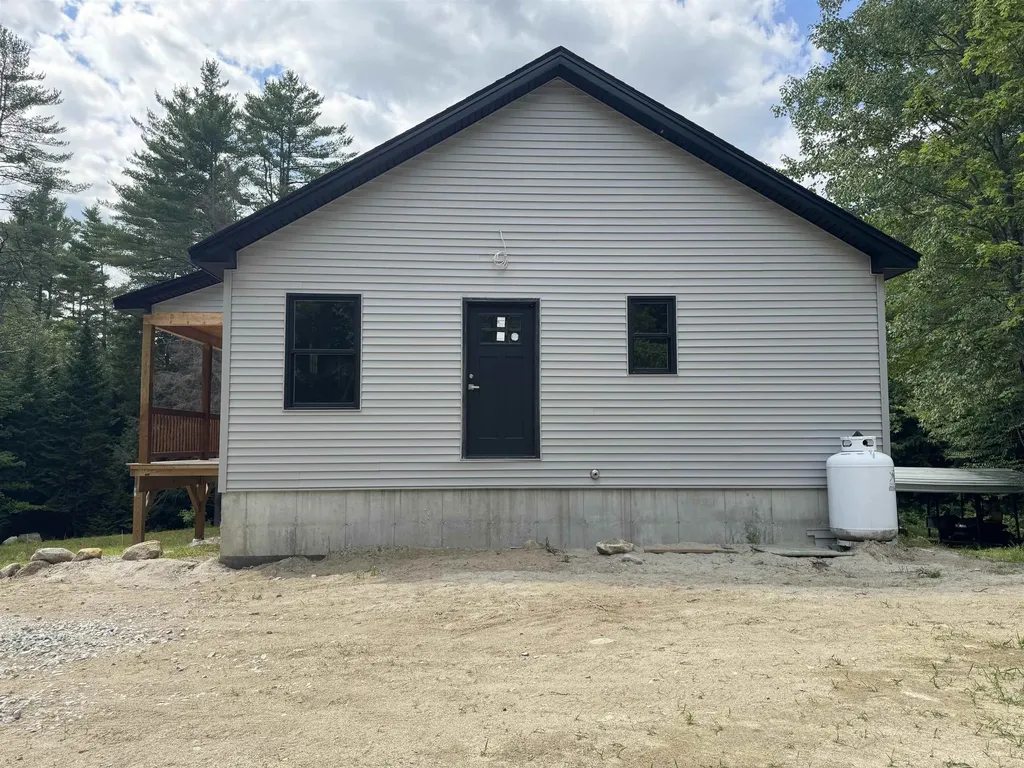 89 Hemlock Lane Danbury NH 03230