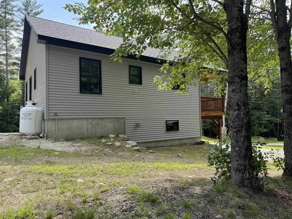 89 Hemlock Lane Danbury NH 03230