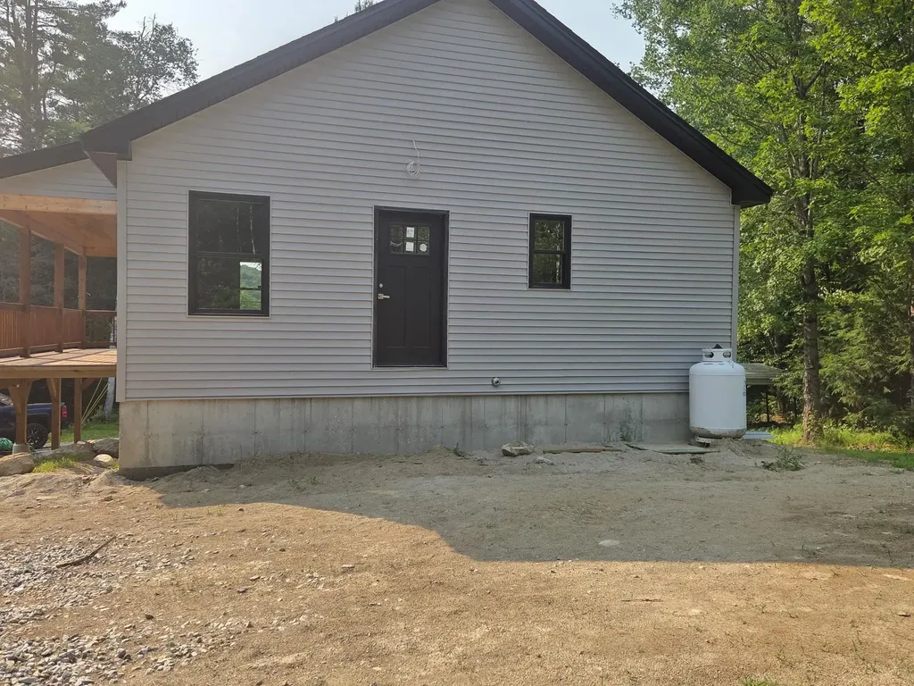89 Hemlock Lane Danbury NH 03230