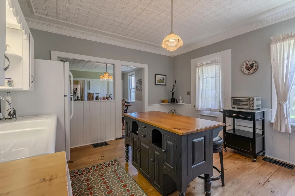 457 Brooklyn Road Mount Tabor VT 05739