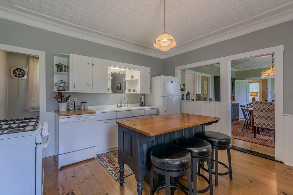 457 Brooklyn Road Mount Tabor VT 05739