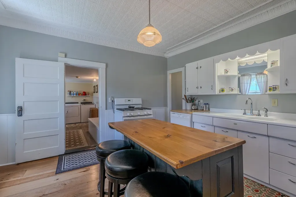 457 Brooklyn Road Mount Tabor VT 05739