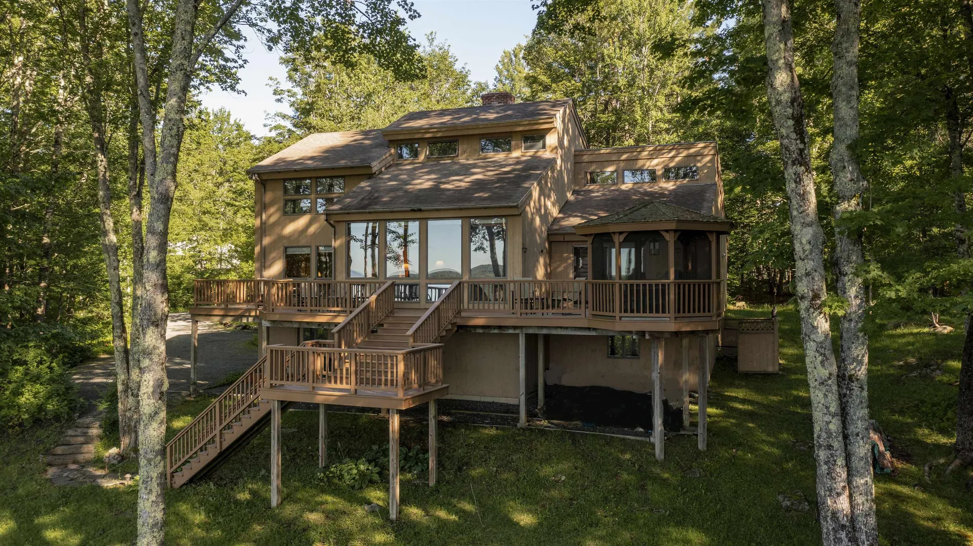 589 Fairbanks Turn Hartford VT 05059