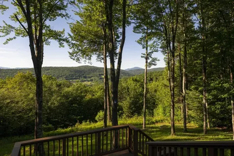 589 Fairbanks Turn Hartford VT 05059