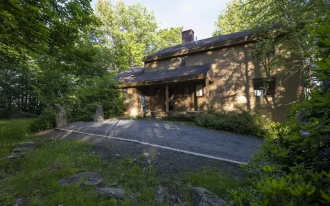 589 Fairbanks Turn Hartford VT 05059