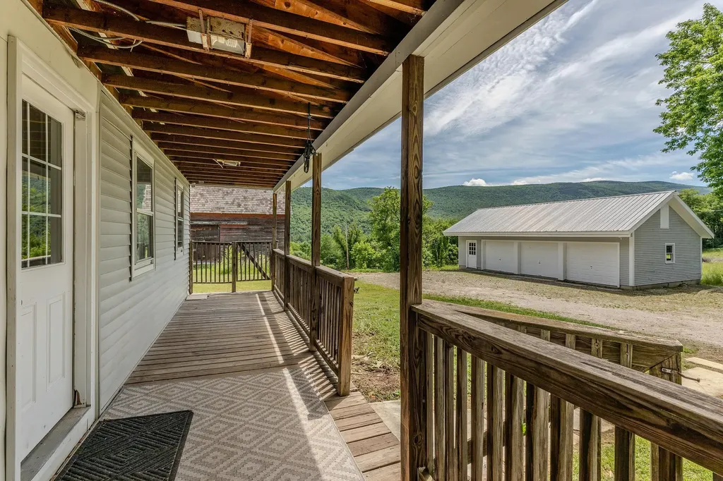 1174 North Main Street Danby VT 05739
