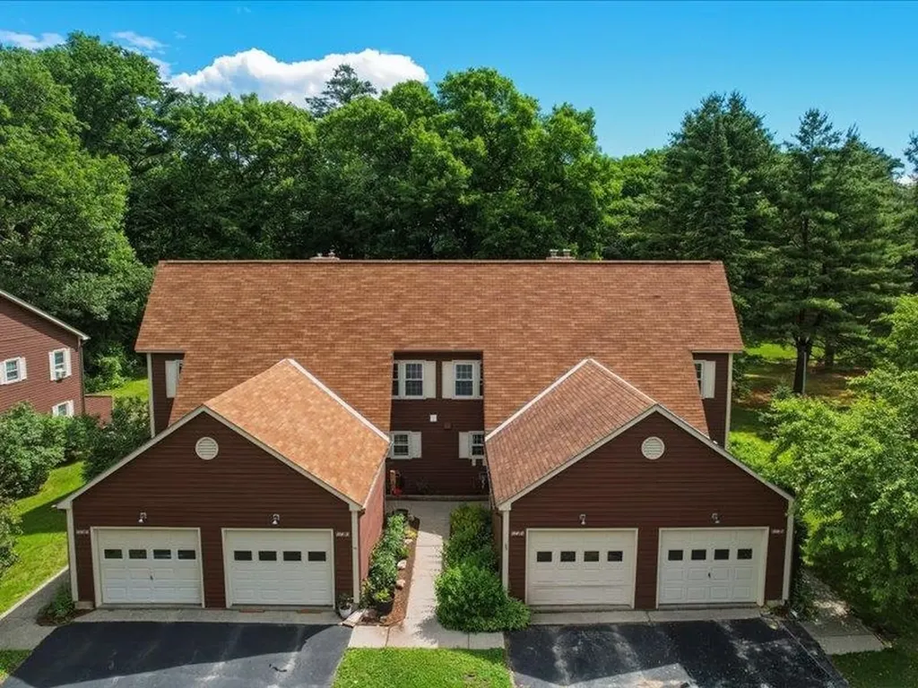 104 Woodbine Road Colchester VT 05446-6352