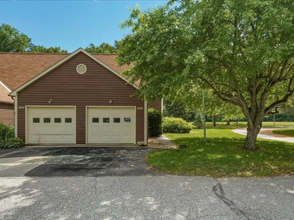 104 Woodbine Road Colchester VT 05446-6352