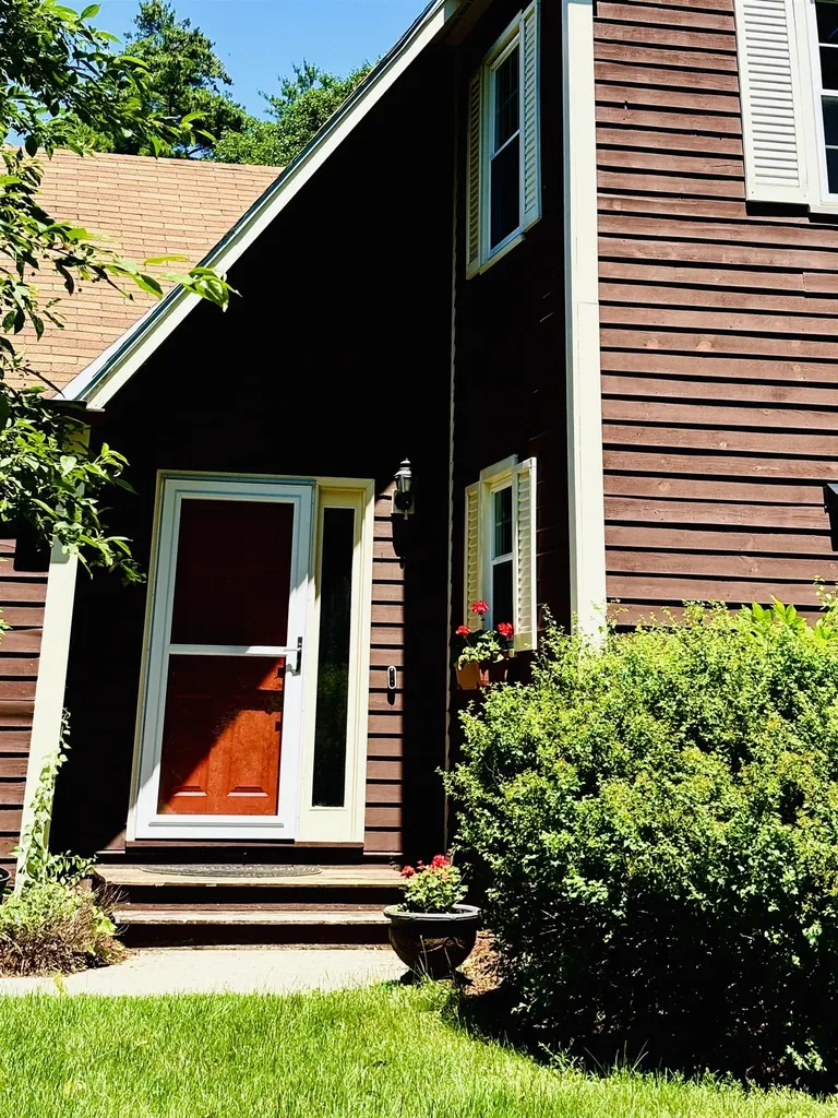 104 Woodbine Road Colchester VT 05446-6352