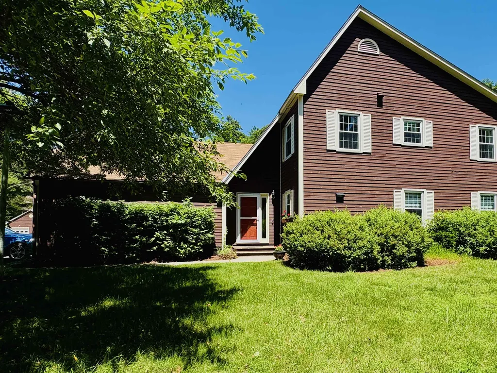 104 Woodbine Road Colchester VT 05446-6352