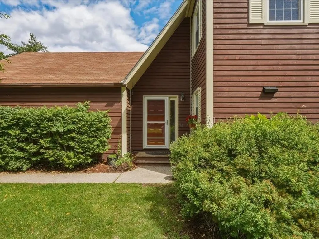 104 Woodbine Road Colchester VT 05446-6352