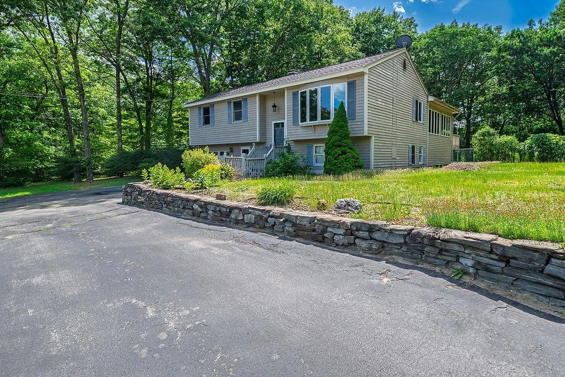 181 High Range Road Londonderry NH 03053