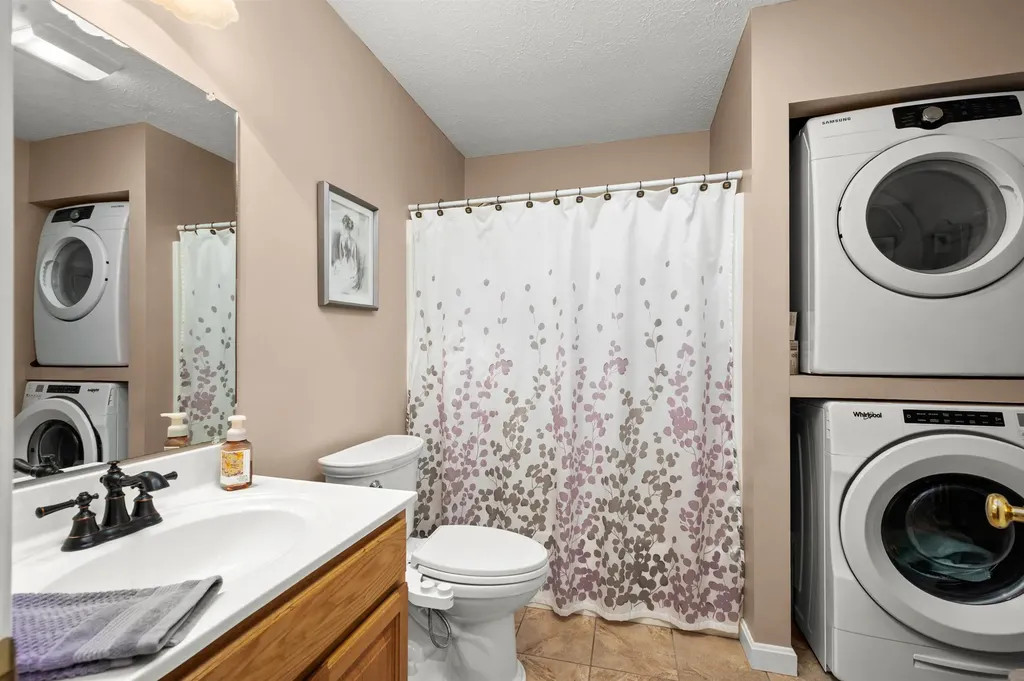 12 Stonegate Court Gilford NH 03249