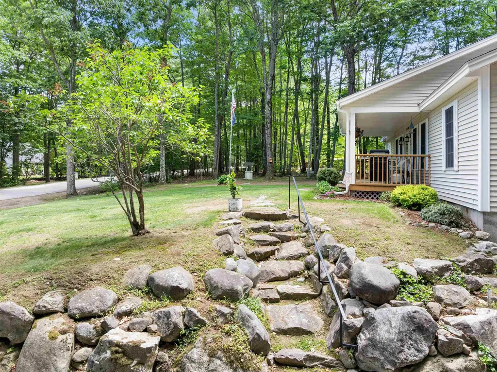 12 Stonegate Court Gilford NH 03249