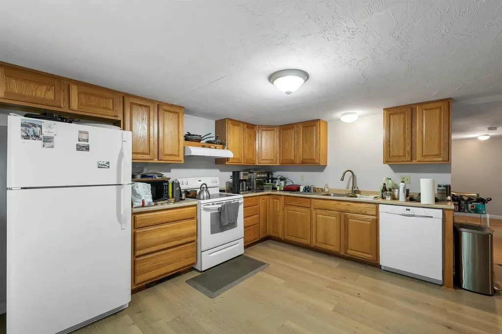 71 Kelleys Corner Road Chichester NH 03258