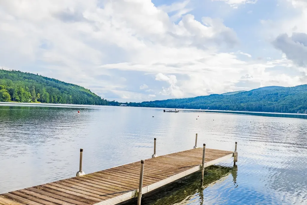106 Cliff Mull Lane Fairlee VT 05045