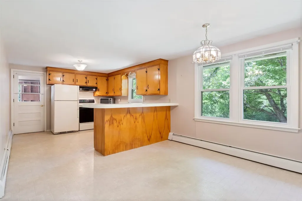 79 Maple Street Somersworth NH 03878