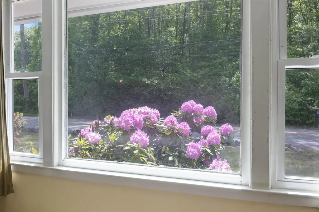 79 Maple Street Somersworth NH 03878
