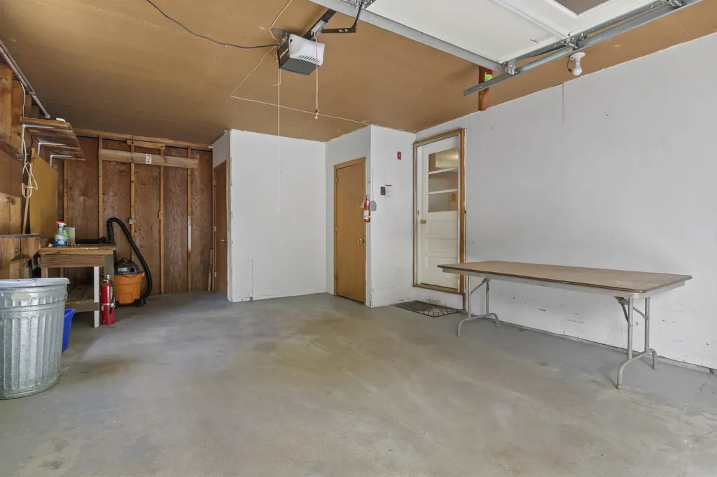 79 Maple Street Somersworth NH 03878