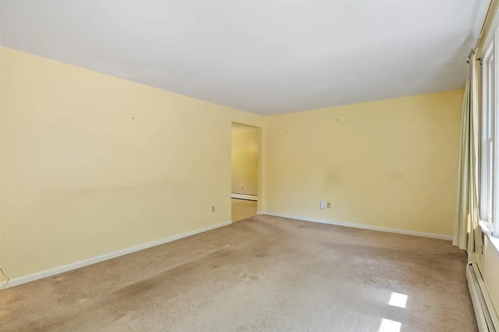 79 Maple Street Somersworth NH 03878