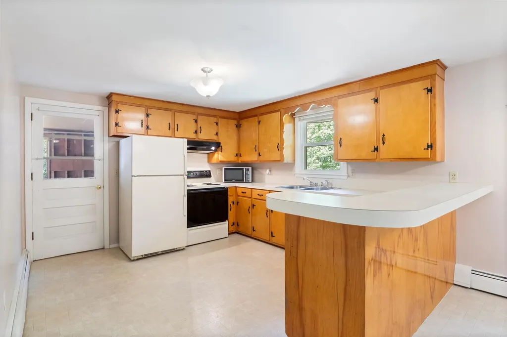 79 Maple Street Somersworth NH 03878