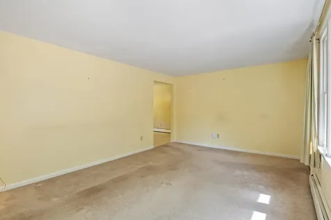 79 Maple Street Somersworth NH 03878
