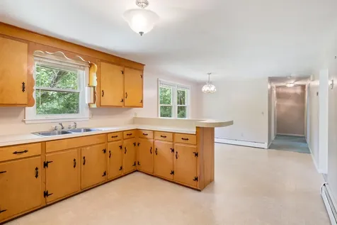 79 Maple Street Somersworth NH 03878