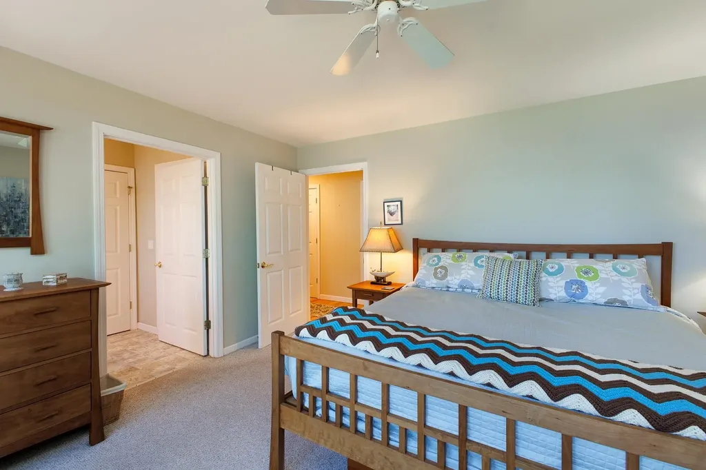 107 Mountain View Lane North Hero VT 05474