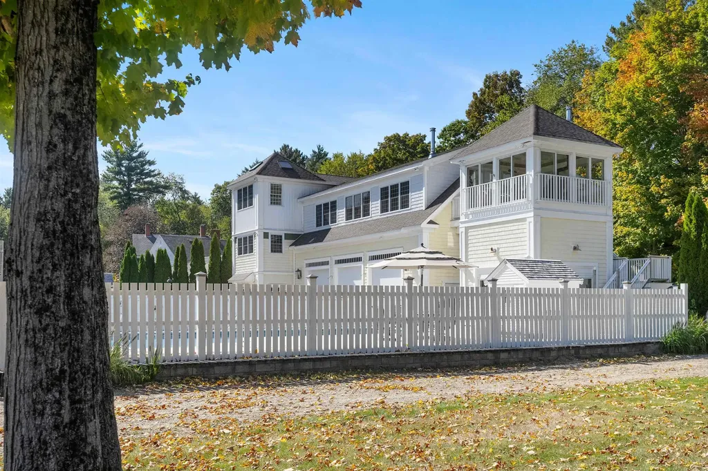 51 Pond Street Newton NH 03858