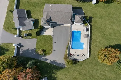 51 Pond Street Newton NH 03858