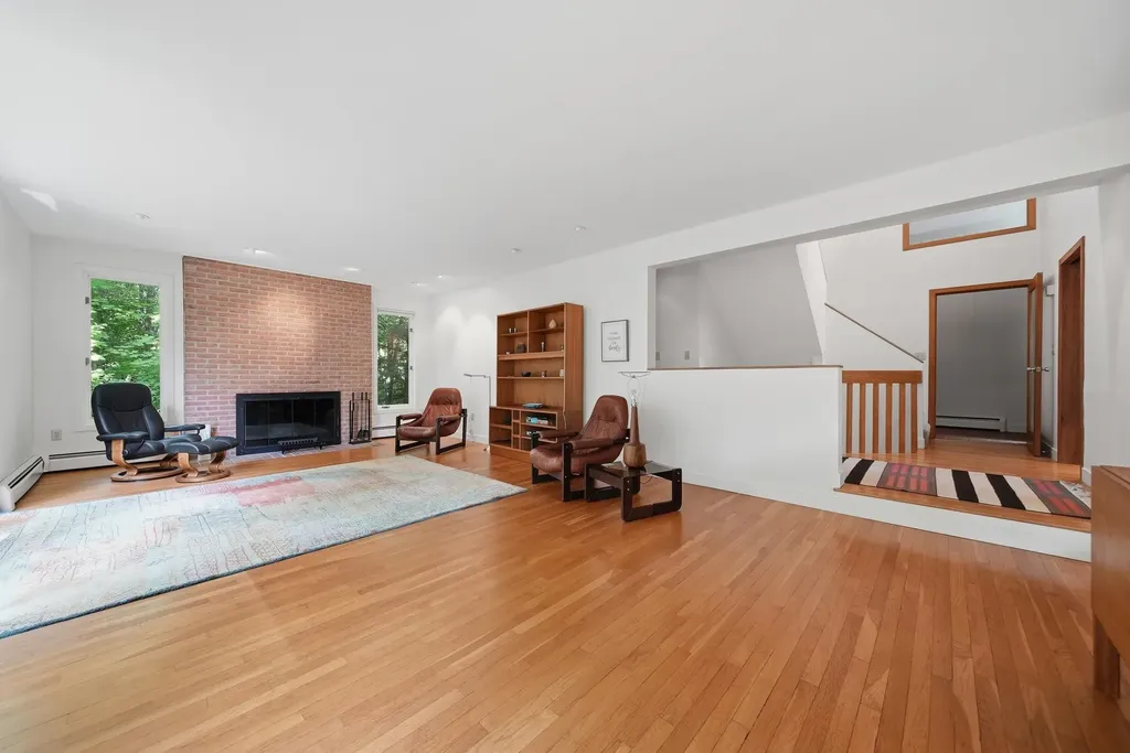 10 Eaton Road Amherst NH 03031