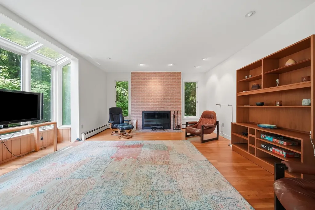 10 Eaton Road Amherst NH 03031