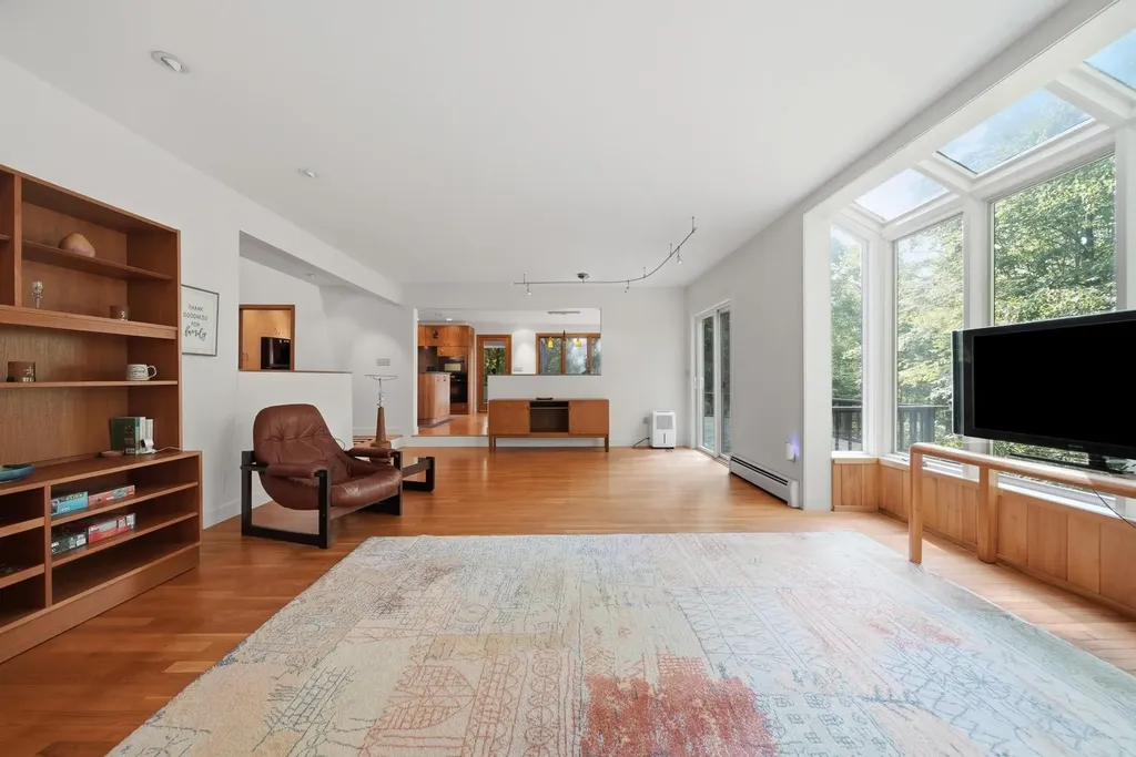 10 Eaton Road Amherst NH 03031