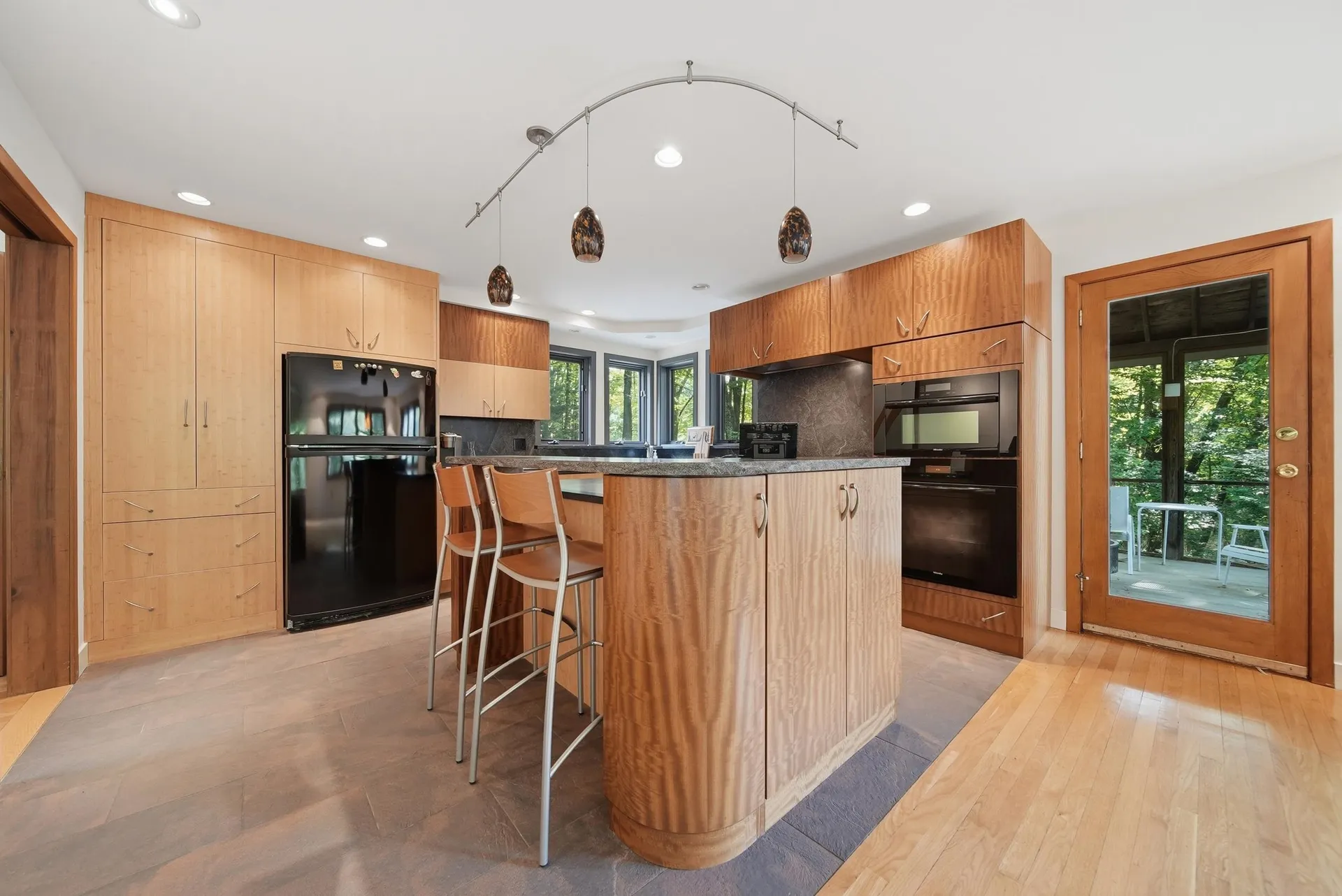 10 Eaton Road Amherst NH 03031