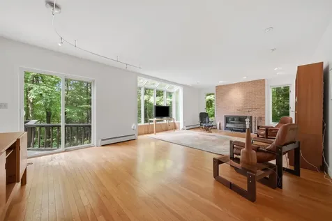 10 Eaton Road Amherst NH 03031
