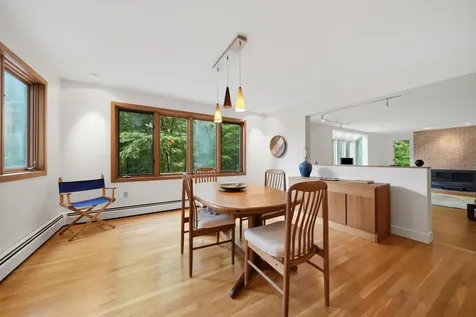 10 Eaton Road Amherst NH 03031
