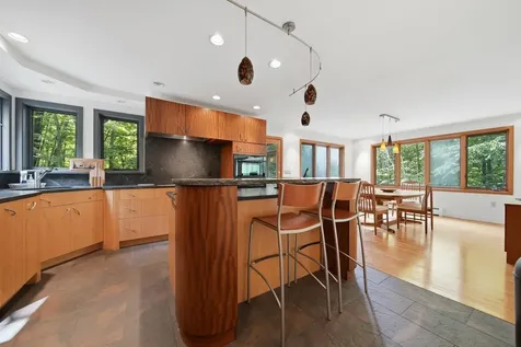 10 Eaton Road Amherst NH 03031