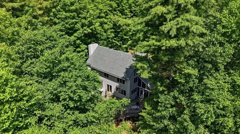 10 Eaton Road Amherst NH 03031