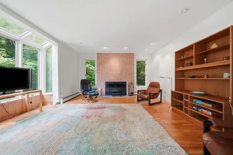 10 Eaton Road Amherst NH 03031