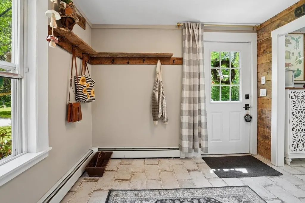 38 Water Street Rumney NH 03266