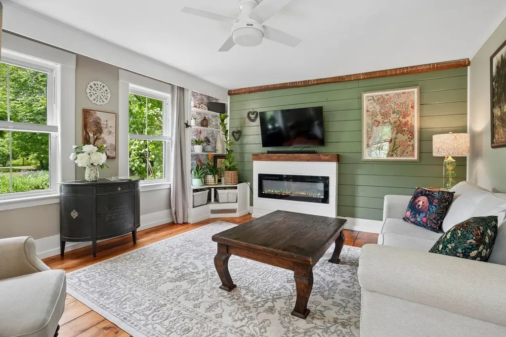 38 Water Street Rumney NH 03266
