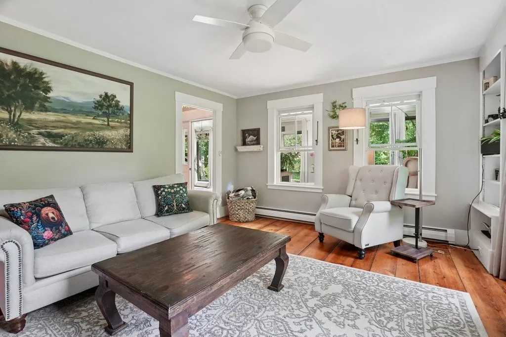 38 Water Street Rumney NH 03266