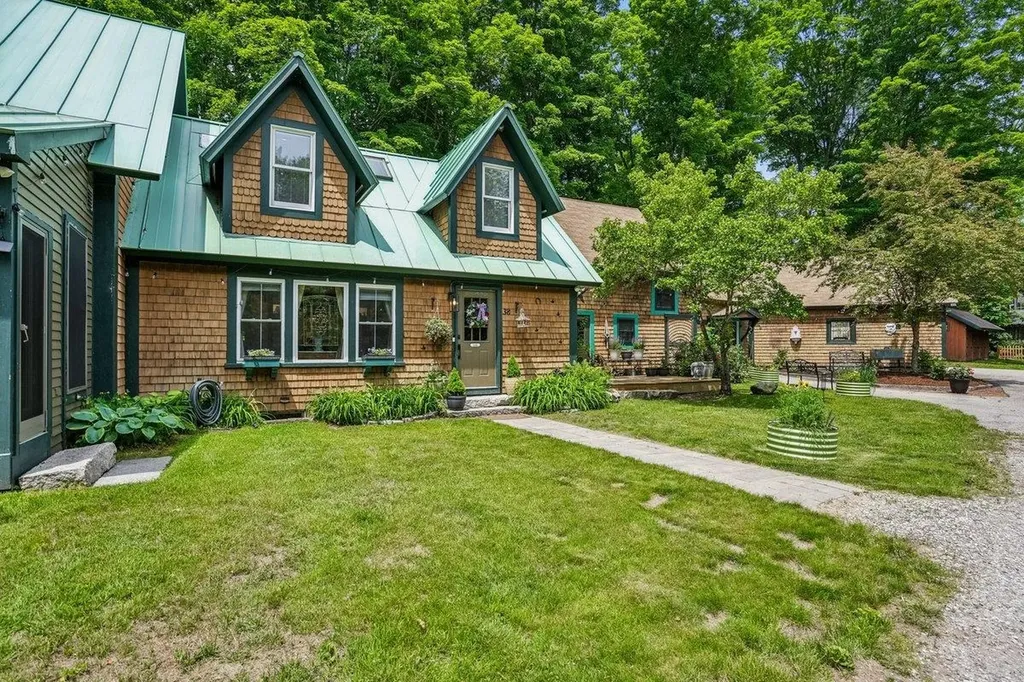 38 Water Street Rumney NH 03266