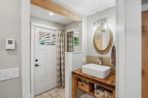 38 Water Street Rumney NH 03266