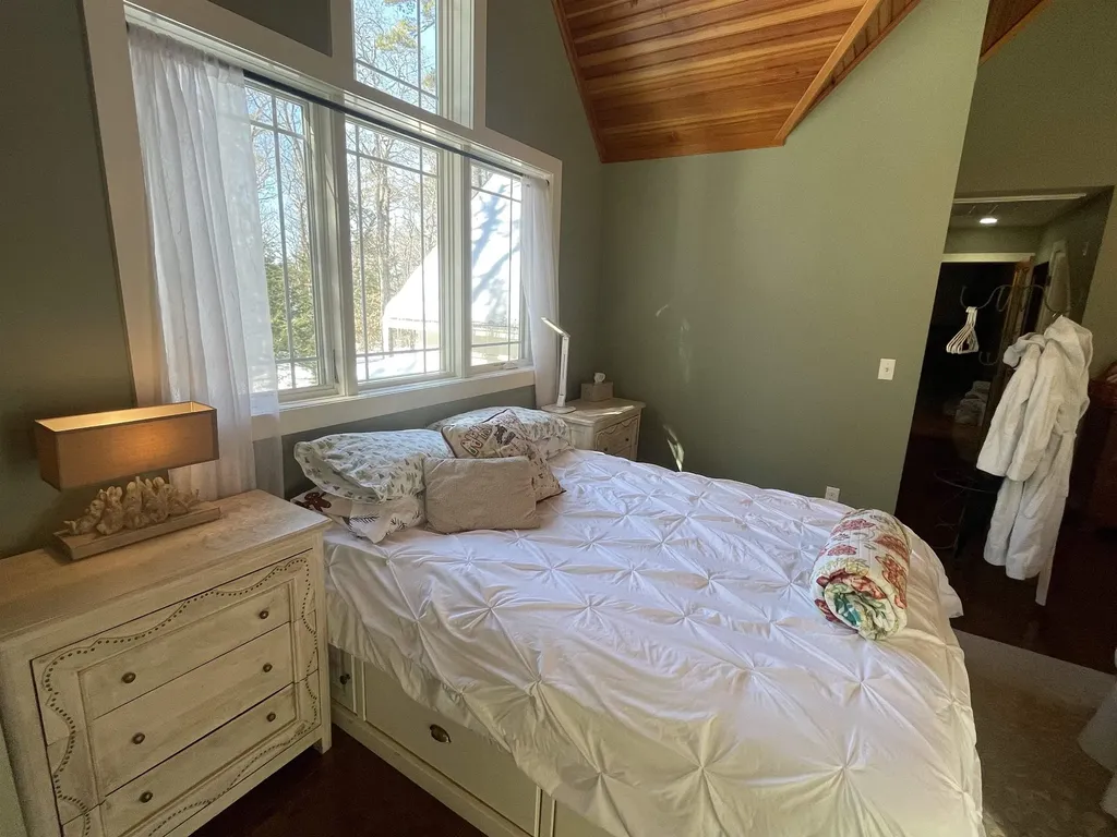 56 Kings Pine Road Wolfeboro NH 03894