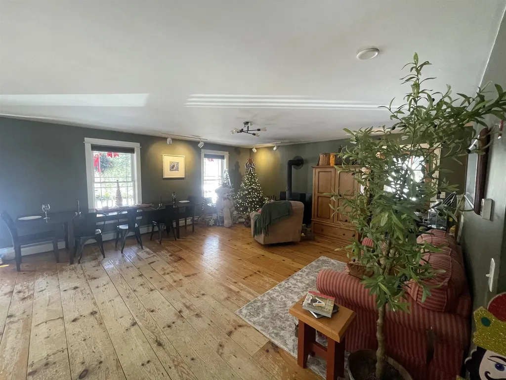 56 Kings Pine Road Wolfeboro NH 03894