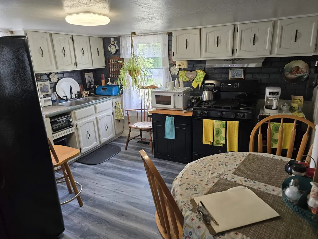 22 Rines Road Wakefield NH 03872