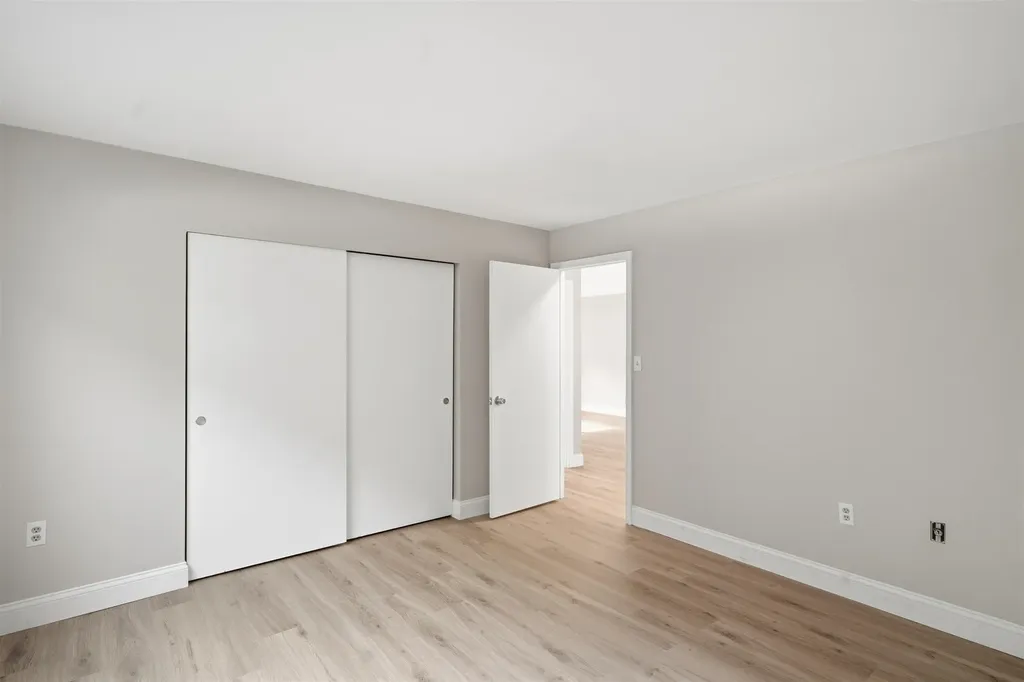 8 Strawberry Bank Road Nashua NH 03062