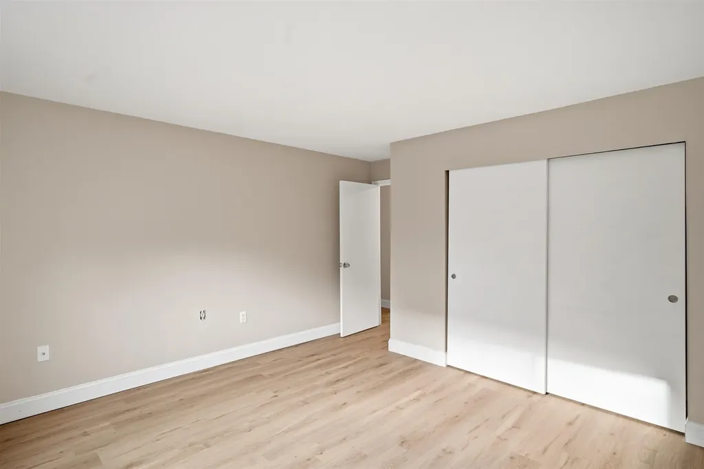 8 Strawberry Bank Road Nashua NH 03062